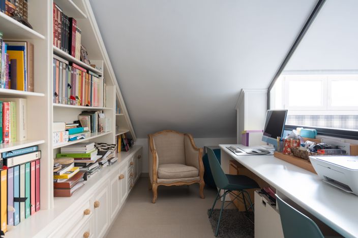 Image No.20-7 Bed House for sale