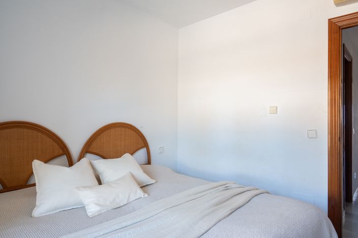 Image No.20-2 Bed Apartment for sale