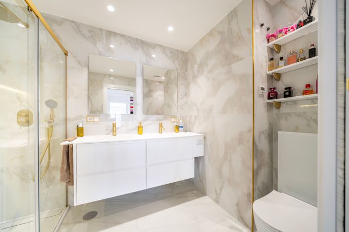 Image No.12-4 Bed House for sale