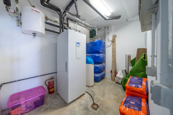 Image No.17-4 Bed House for sale