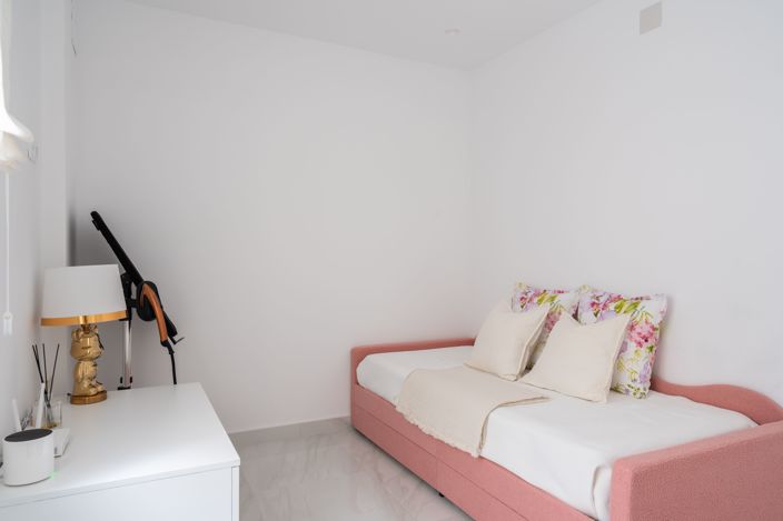 Image No.31-4 Bed House for sale