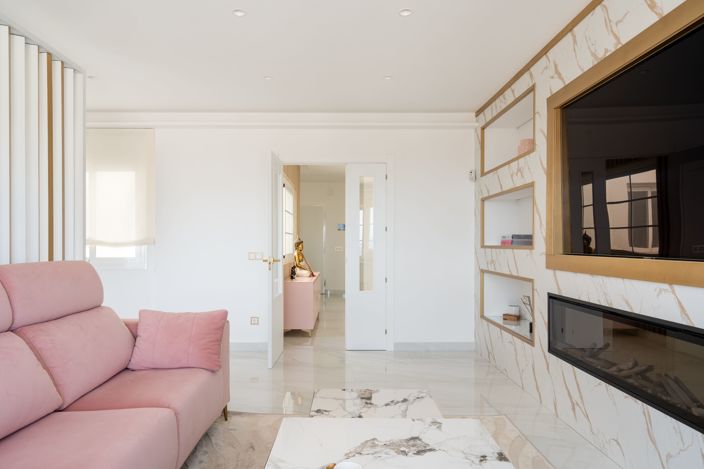 Image No.6-4 Bed House for sale