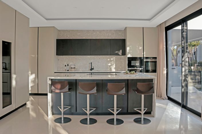 Image No.5-6 Bed Villa for sale