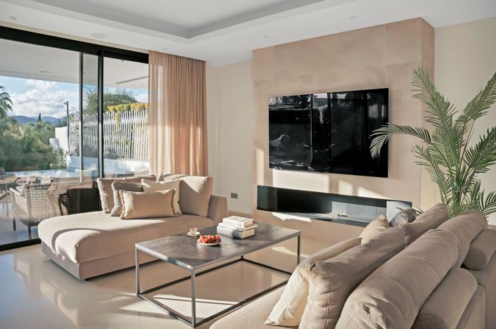 Image No.8-6 Bed Villa for sale