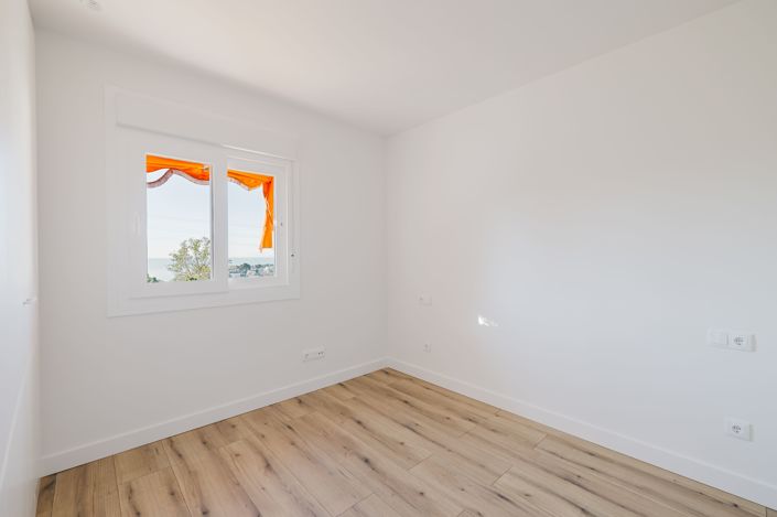 Image No.24-2 Bed Apartment for sale
