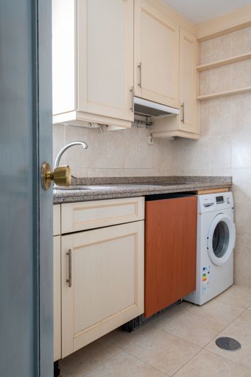 Image No.16-4 Bed House for sale