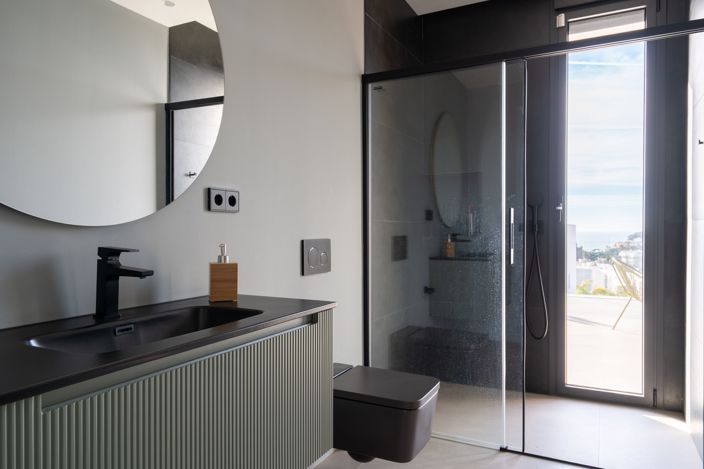 Image No.24-3 Bed House for sale