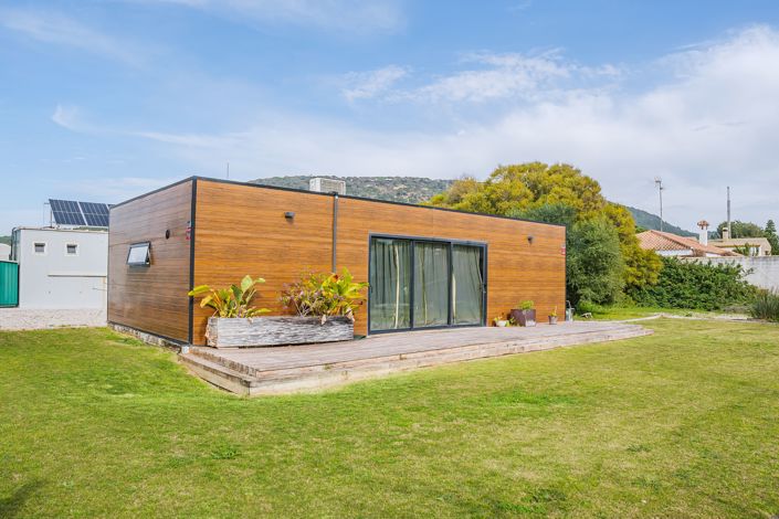 Image No.18-6 Bed Commercial for sale