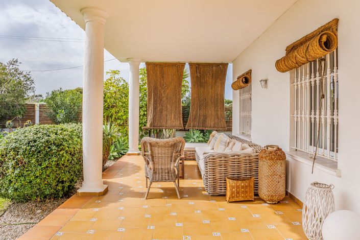 Image No.30-6 Bed Commercial for sale