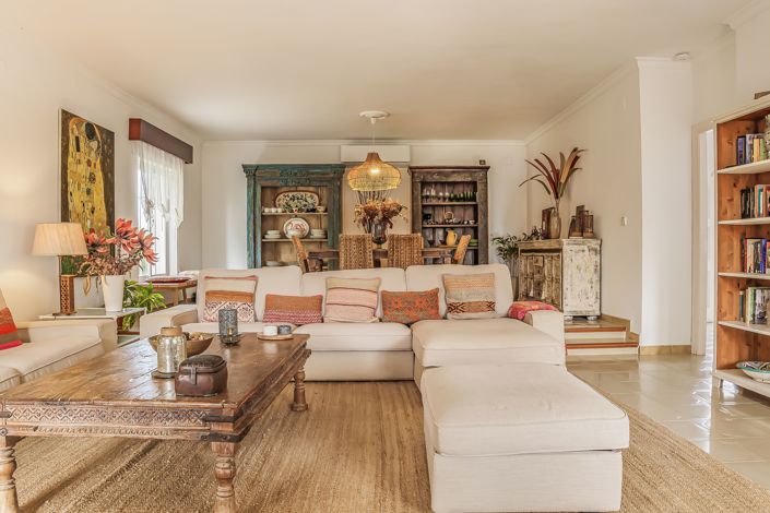 Image No.31-6 Bed Commercial for sale