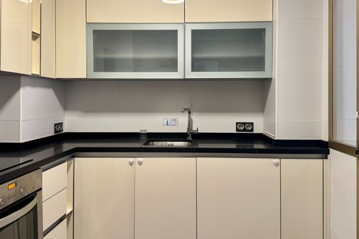 Image No.19-3 Bed Apartment for sale