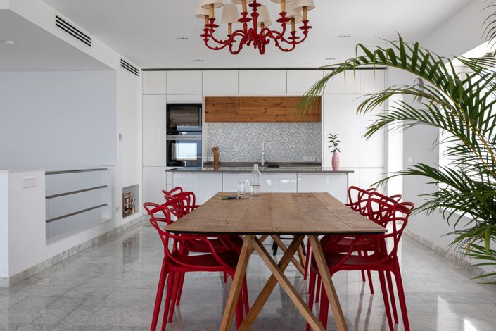 Image No.18-4 Bed House for sale