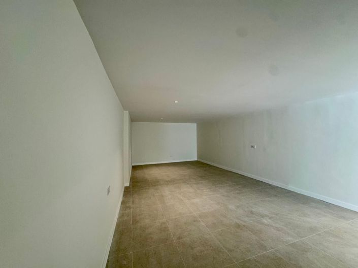 Image No.12-3 Bed Apartment for sale