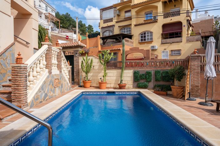 Image No.2-Maison de 4 chambres à vendre à Rincón de la Victoria