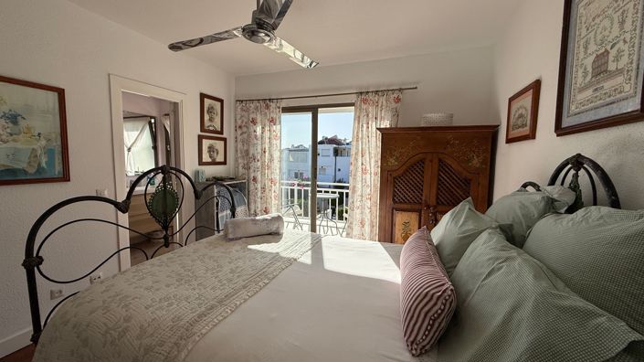 Image No.17-3 Bed House for sale