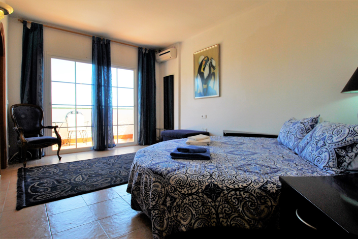 Image No.6-4 Bed House for sale