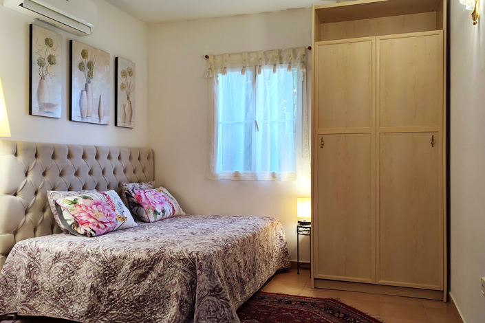 Image No.7-4 Bed House for sale