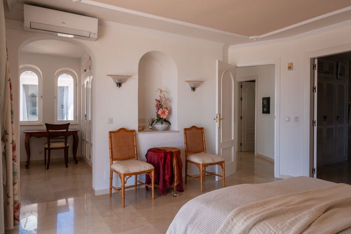 Image No.11-5 Bed Villa for sale