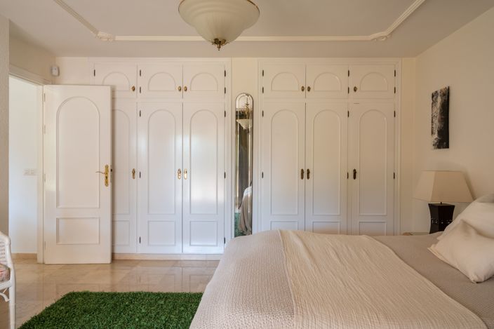 Image No.12-5 Bed Villa for sale