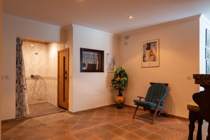 Image No.21-5 Bed Villa for sale