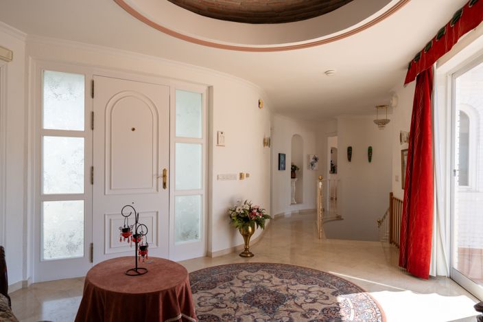 Image No.9-5 Bed Villa for sale