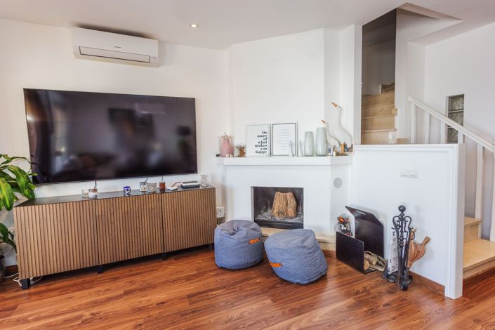 Image No.2-4 Bed Townhouse for sale