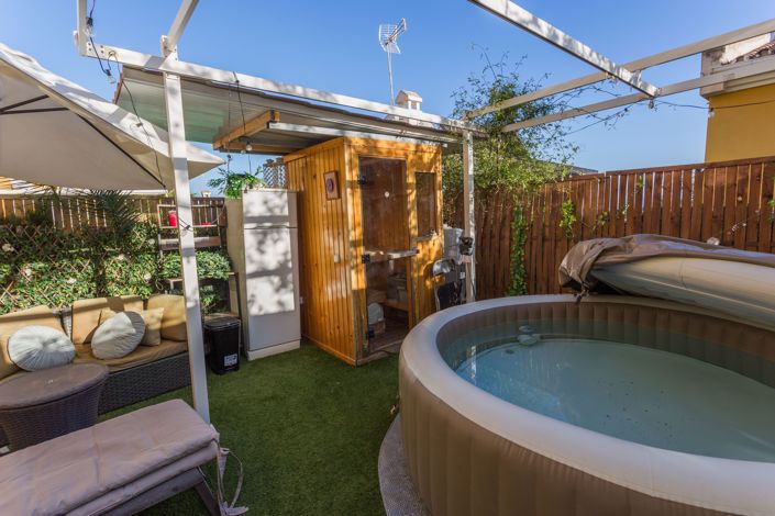 Image No.25-4 Bed Townhouse for sale