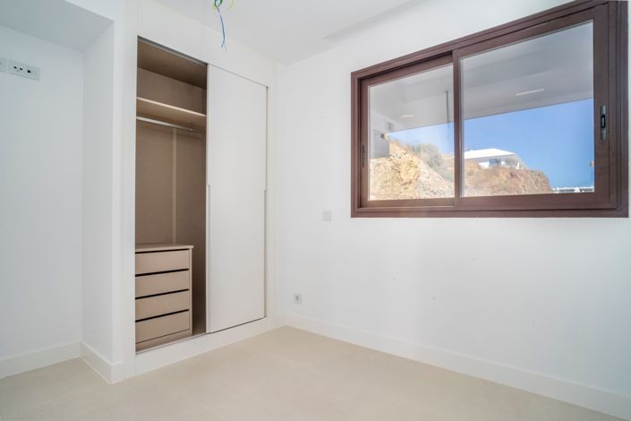 Image No.16-2 Bed Apartment for sale