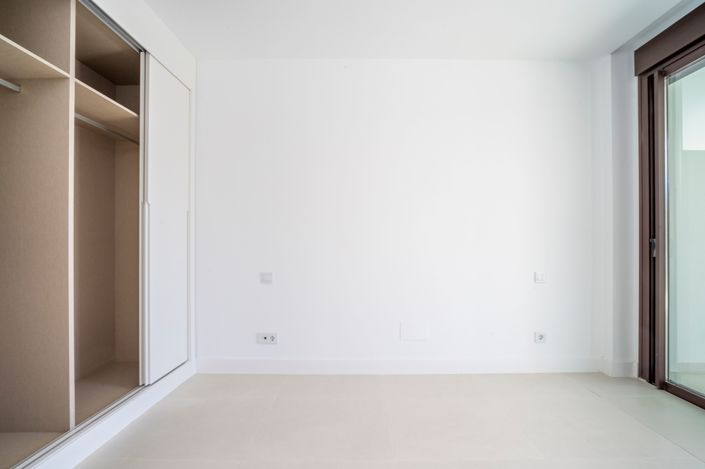 Image No.20-2 Bed Apartment for sale