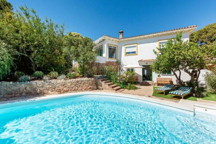 Image No.9-5 Bed House for sale