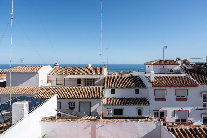 Image No.28-4 Bed House for sale