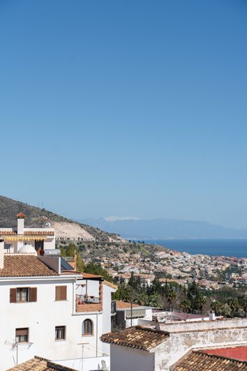 Image No.8-4 Bed House for sale