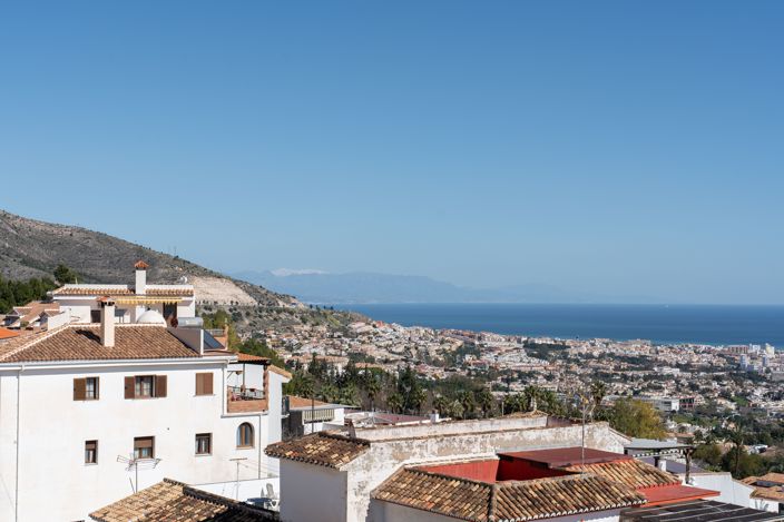 Image No.9-4 Bed House for sale