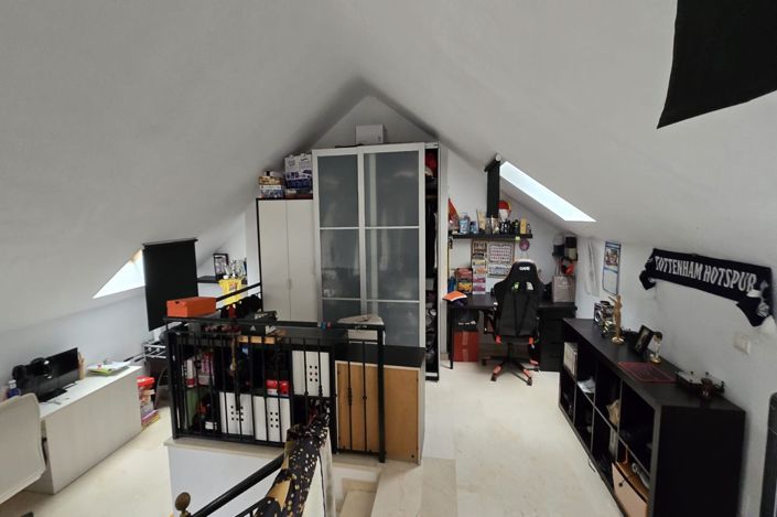 Image No.10-3 Bed Townhouse for sale