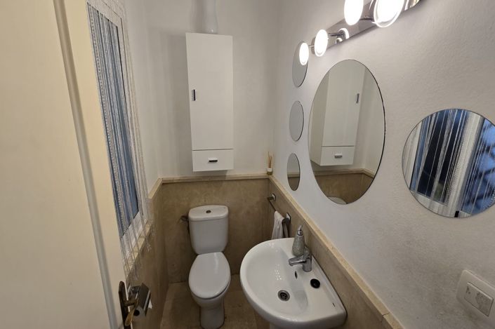 Image No.12-3 Bed Townhouse for sale