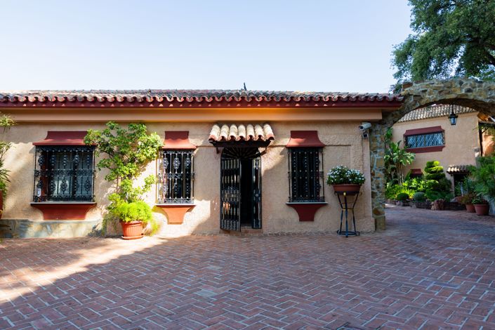 Image No.13-9 Bed House for sale
