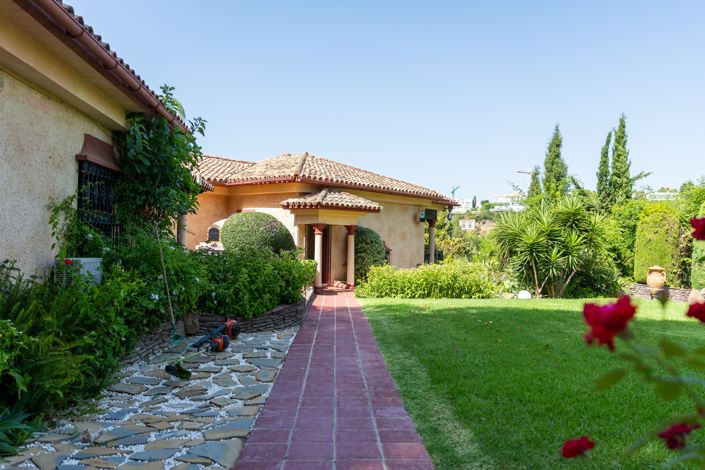 Image No.16-9 Bed House for sale