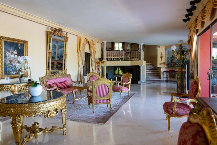 Image No.2-9 Bed House for sale