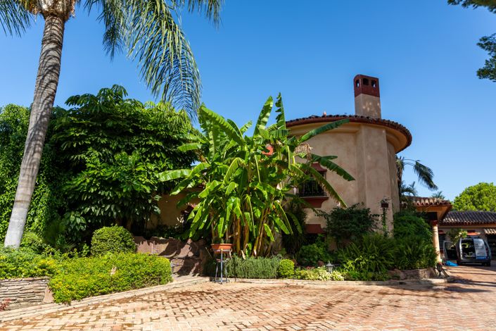 Image No.5-9 Bed House for sale