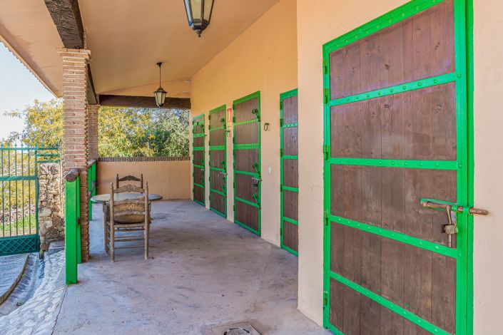 Image No.16-8 Bed Villa for sale