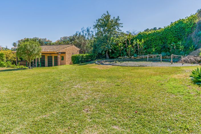 Image No.18-8 Bed Villa for sale