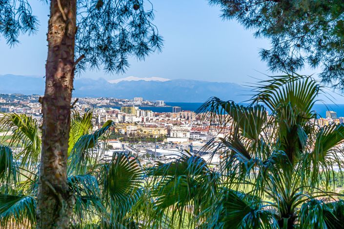 Image No.27-8 Bed Villa for sale