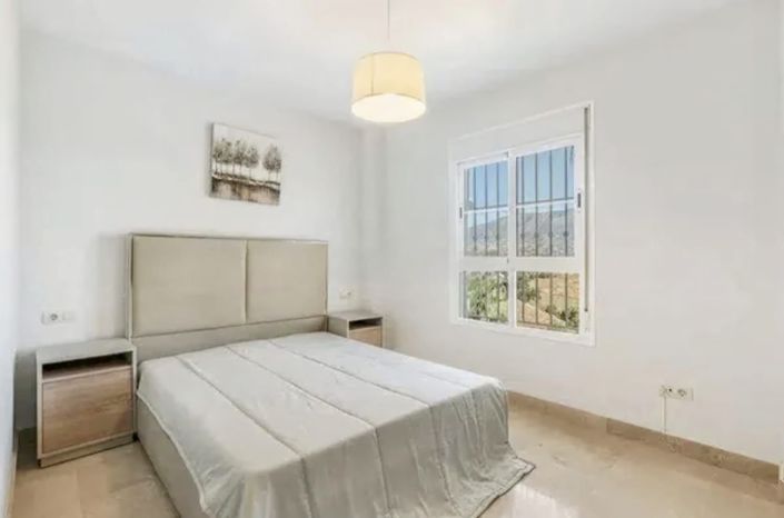 Image No.14-4 Bed House for sale