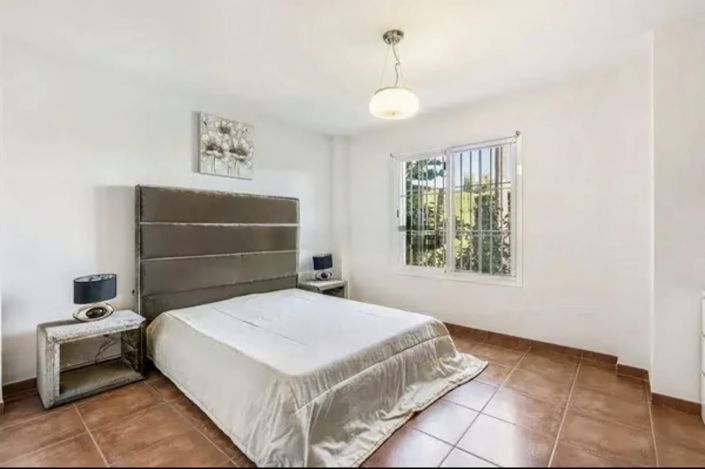 Image No.15-4 Bed House for sale