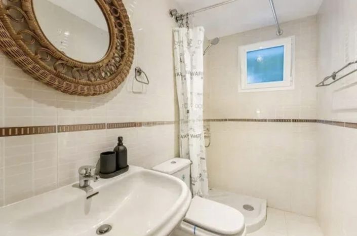 Image No.19-4 Bed House for sale