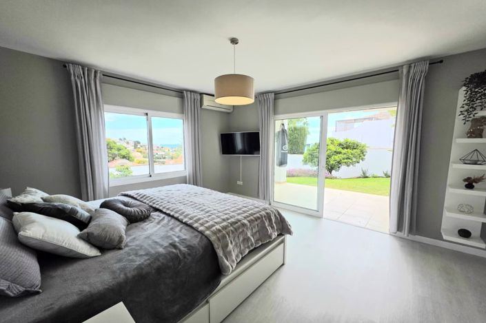 Image No.18-4 Bed House for sale