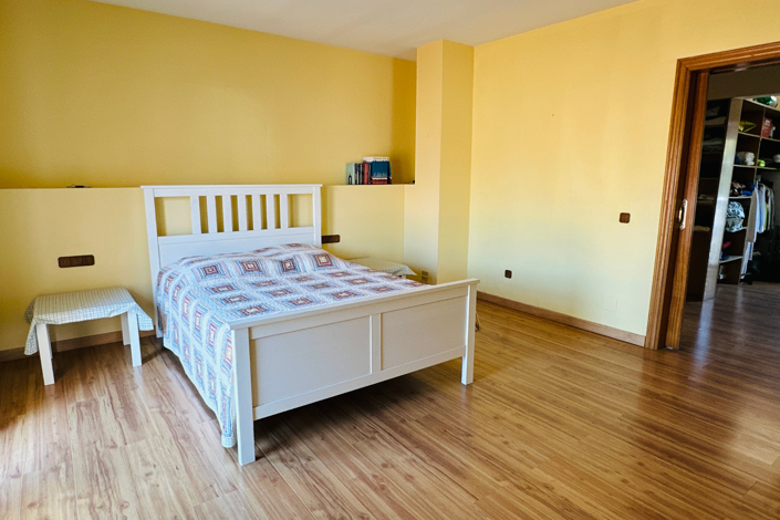 Image No.9-6 Bed Villa for sale