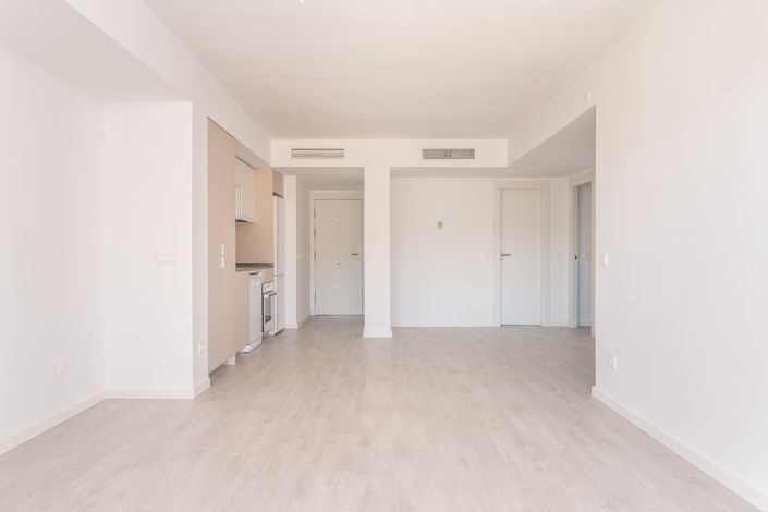 Image No.10-3 Bed Apartment for sale