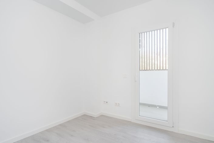 Image No.17-3 Bed Apartment for sale