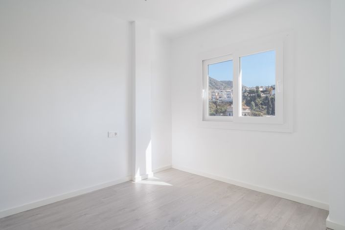 Image No.8-3 Bed Apartment for sale